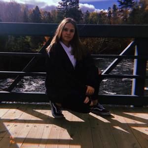 Meet your Posher, Noemie